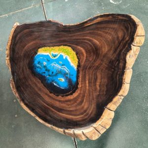 Irregular shape epoxy salontafel